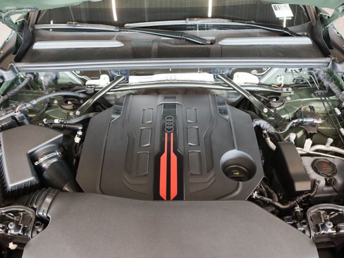 New 2025 Audi SQ5 Prestige image 4