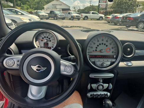 Used 2010 MINI Cooper Hardtop FWD image 9