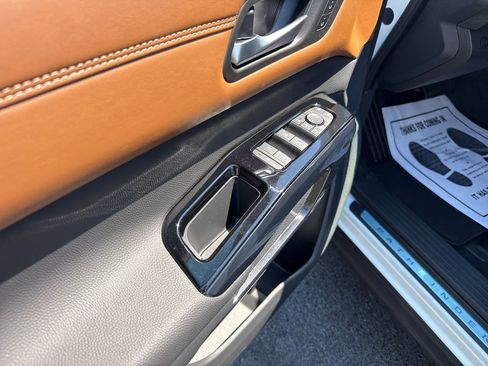 New 2026 Nissan Pathfinder Platinum AWD/4WD image 11