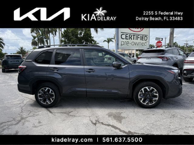 Used 2025 Subaru Forester Premium AWD/4WD image 2