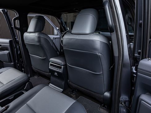 Used 2025 Lexus GX 550 w/ Cold Area Package image 32