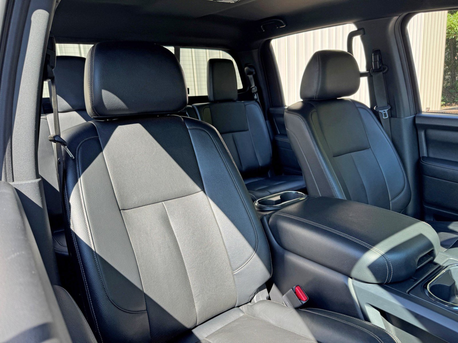 Used 2018 Nissan Titan SL w/ Midnight Edition AWD/4WD image 35