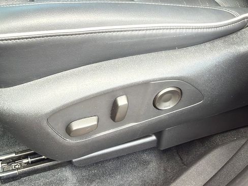 Used 2025 Buick Enclave Sport Touring image 11