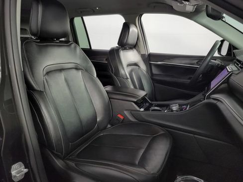 Used 2023 Jeep Grand Cherokee Limited AWD/4WD image 15