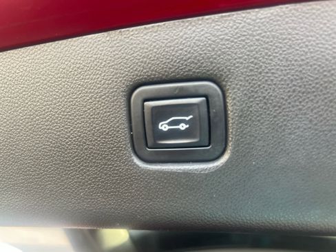 Used 2019 Chevrolet Blazer Premier w/ Driver Confidence II Package image 11