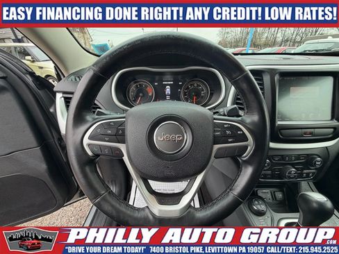 Used 2016 Jeep Cherokee Trailhawk w/ Comfort & Convenience Group AWD/4WD image 26