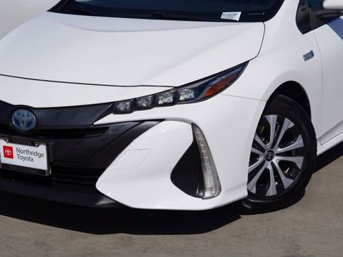 Used 2021 Toyota Prius Prime LE FWD image 5