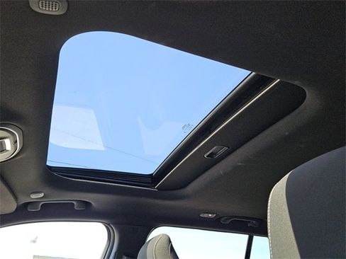 Used 2025 Jeep Grand Cherokee Laredo X image 17