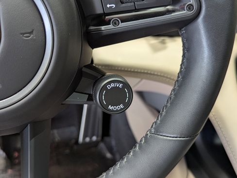 Used 2025 Porsche Taycan image 40