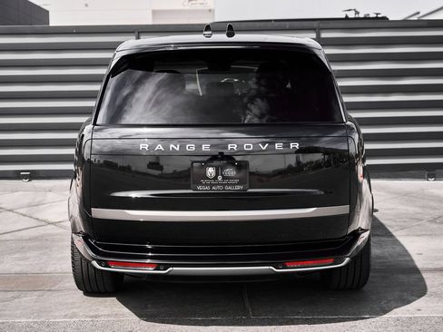 Used 2025 Land Rover Range Rover Long Wheelbase SE AWD/4WD image 13