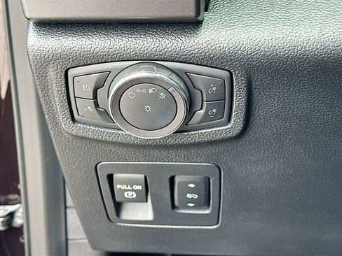 Used 2018 Ford F150 XLT w/ Equipment Group 302A Luxury AWD/4WD image 10