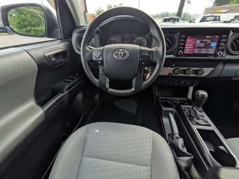 Used 2020 Toyota Tacoma SR w/ SR Convenience Package RWD image 15
