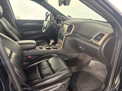Used 2017 Jeep Grand Cherokee Limited 75th Anniversary AWD/4WD image 30