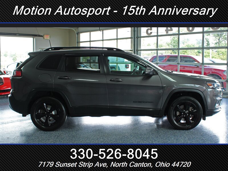 Used 2019 Jeep Cherokee Latitude Plus AWD/4WD image 8