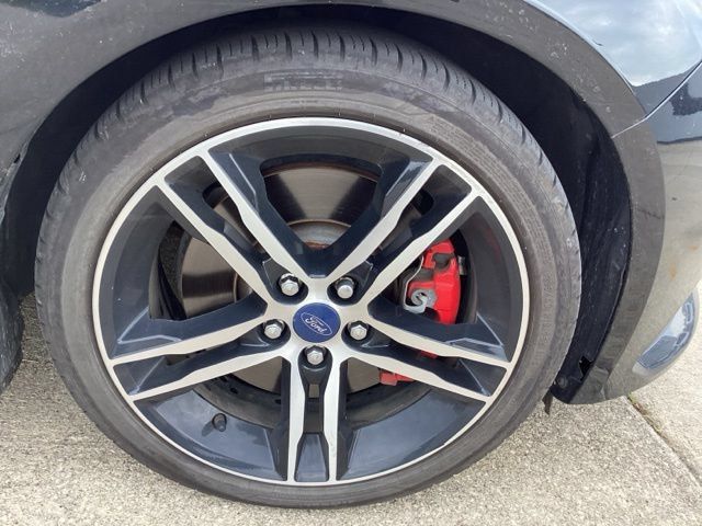 Used 2017 Ford Focus ST FWD image 10
