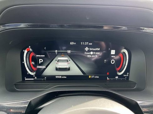 Used 2025 Nissan Pathfinder Platinum FWD image 40