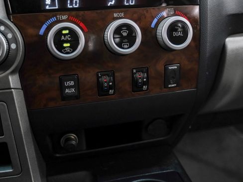 Used 2010 Toyota Tundra Limited AWD/4WD image 27