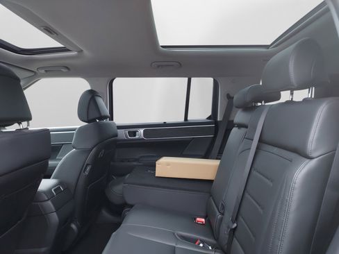 Used 2025 Hyundai Santa Fe Limited image 13