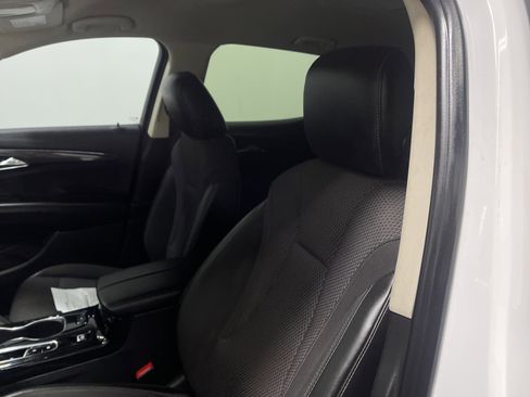 Used 2023 Buick Envision Preferred image 11