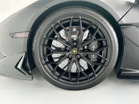Used 2024 Lamborghini Revuelto AWD/4WD image 24