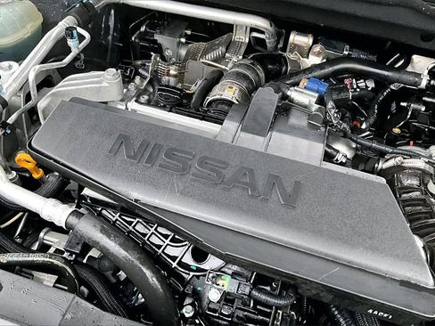 Used 2024 Nissan Rogue S image 33