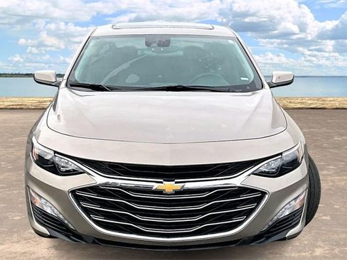 Used 2023 Chevrolet Malibu LT image 2