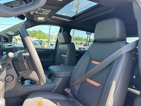 New 2026 GMC Sierra 1500 AT4 w/ AT4 Premium Package AWD/4WD image 17
