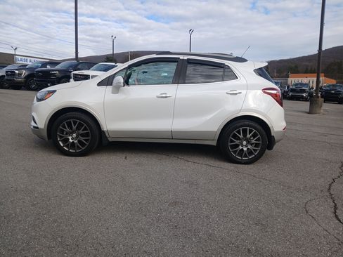 Used 2019 Buick Encore Sport Touring image 7