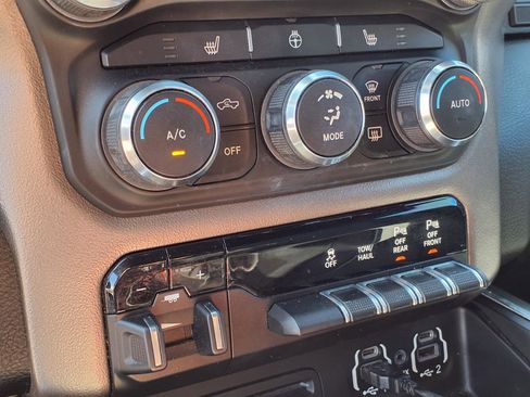 Used 2019 RAM 1500 Big Horn image 9