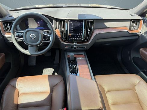 Used 2023 Volvo XC60 B5 Plus w/ Climate Package FWD image 16