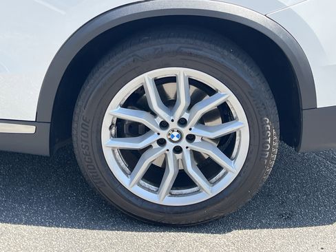 Used 2023 BMW X5 xDrive40i w/ Parking Assistance Package image 33