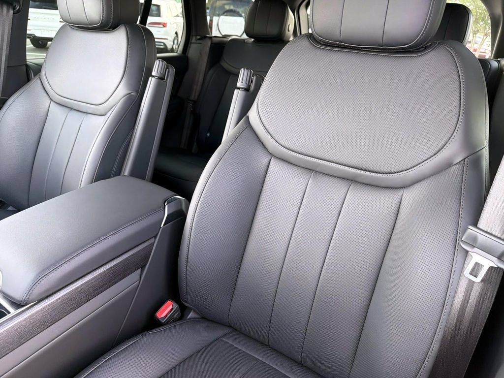 New 2026 Land Rover Range Rover SE AWD/4WD image 19