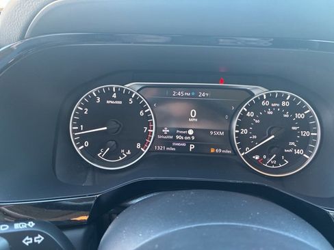 Used 2025 Nissan Pathfinder SV w/ Black Appearance Package image 15