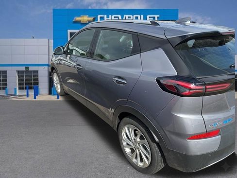 Used 2023 Chevrolet Bolt EUV LT w/ Comfort Package image 7