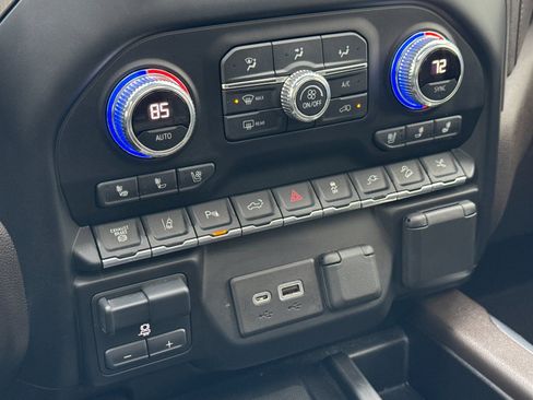 Used 2021 GMC Sierra 2500 Denali w/ Denali Ultimate Package image 23