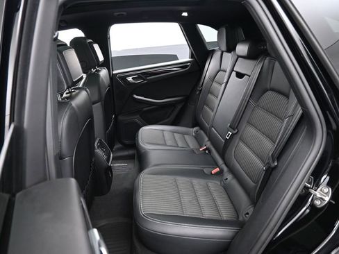 Certified 2023 Porsche Macan Turbo AWD/4WD image 24