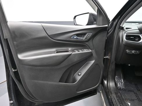 Used 2020 Chevrolet Equinox LT FWD image 18