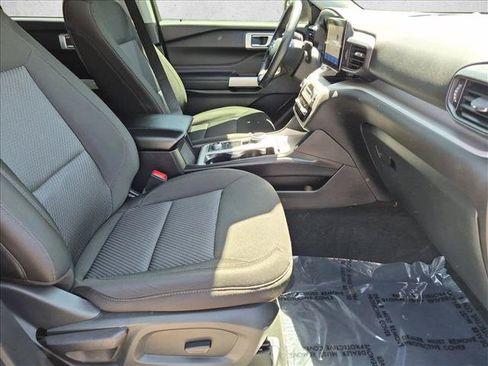 Used 2023 Ford Explorer XLT AWD/4WD image 28