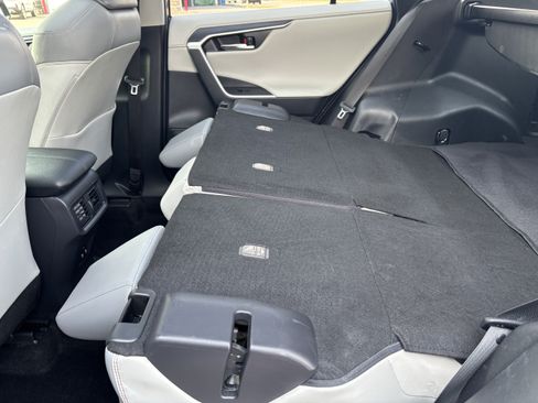 Used 2019 Toyota RAV4 Limited w/ Advanced Technology Package AWD/4WD image 26