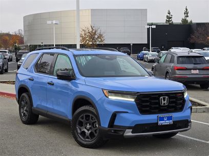 Certified 2025 Honda Pilot TrailSport
