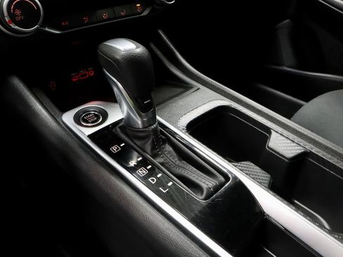 Certified 2024 Nissan Sentra SV FWD image 30