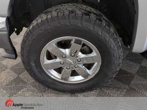 Used 2012 Chevrolet Colorado LT image 38