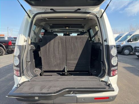 Used 2016 Land Rover LR4 HSE Silver Edition image 9