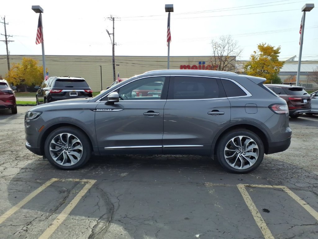 Certified 2023 Lincoln Nautilus Reserve AWD/4WD image 4