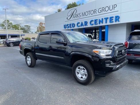 Used 2020 Toyota Tacoma SR image 2