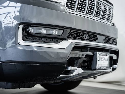 New 2024 Jeep Grand Wagoneer Series III w/ HD Trailer Tow Package image 15