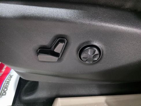 Used 2024 Chrysler Voyager LX image 19