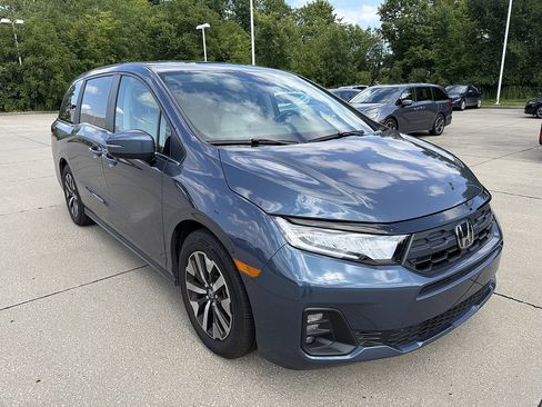 Used 2025 Honda Odyssey EX-L image 2