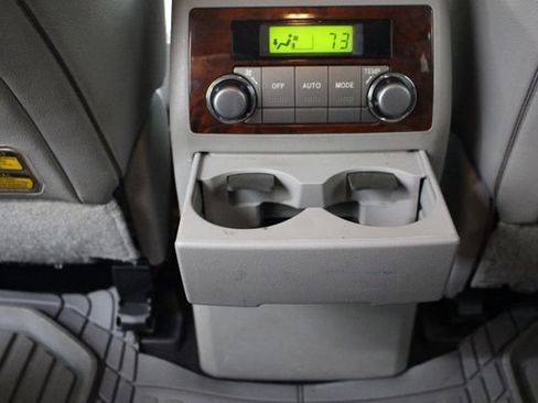 Used 2012 Toyota Highlander Limited w/ Tow Pkg AWD/4WD image 31