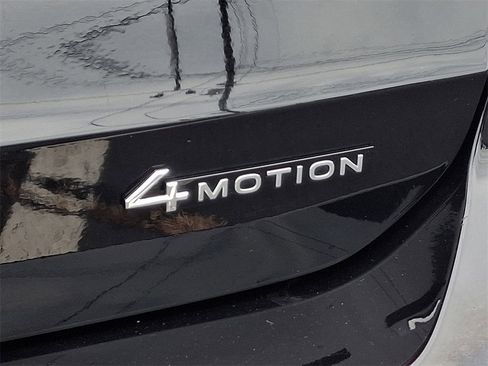 Used 2023 Volkswagen Taos SEL image 32